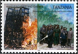Anniversaries & Events - President B.W. Mkapa burning seized arms - Philately Tanzania stamps